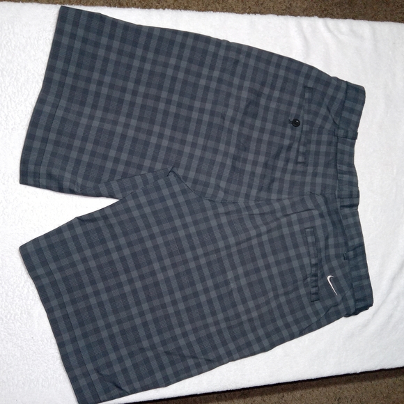 Nike Golf Performance Dri Fit Plaid Shorts With Cardinals Logo Mens Size 34 - Picture 4 of 9